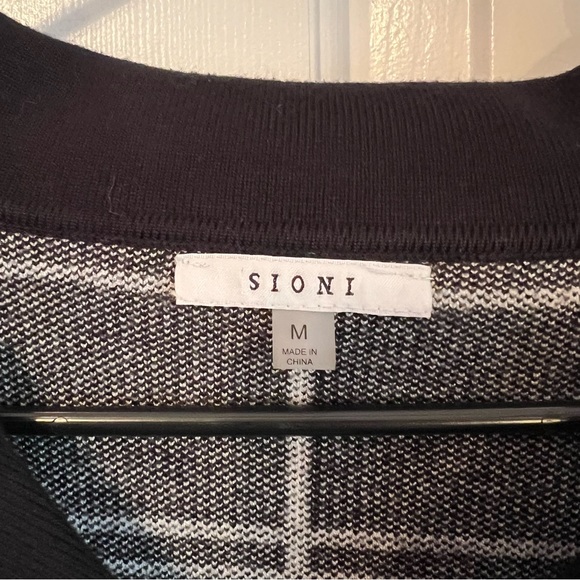 Sweater - Picture 3 of 3